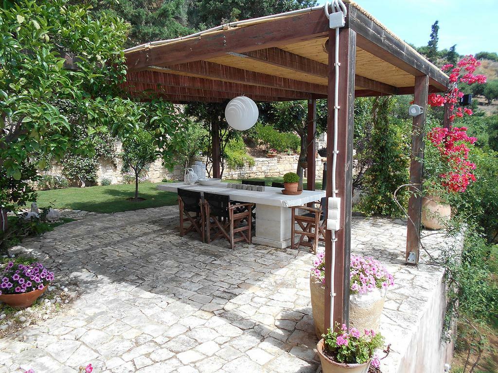 Villa Vollard With Amazing View Pool Iraklion Buitenkant foto