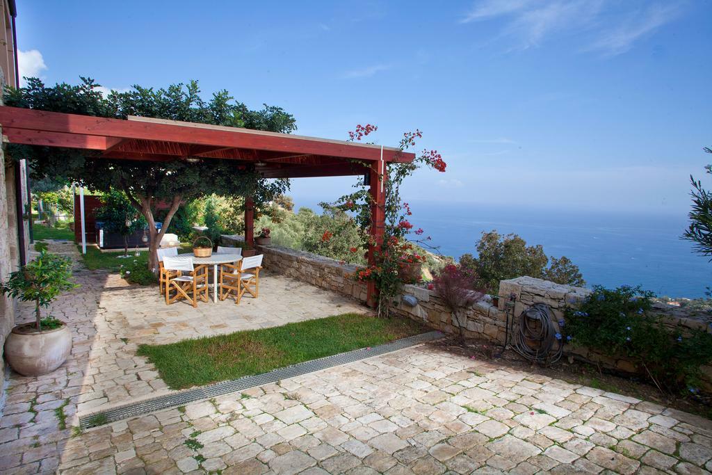 Villa Vollard With Amazing View Pool Iraklion Buitenkant foto